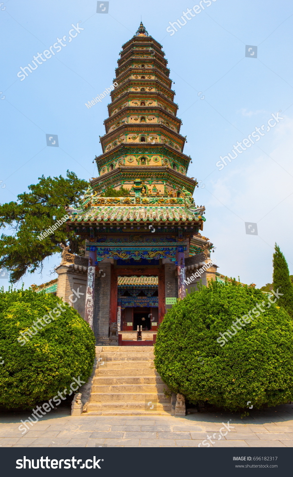 A scenic view of Feihong Pagoda