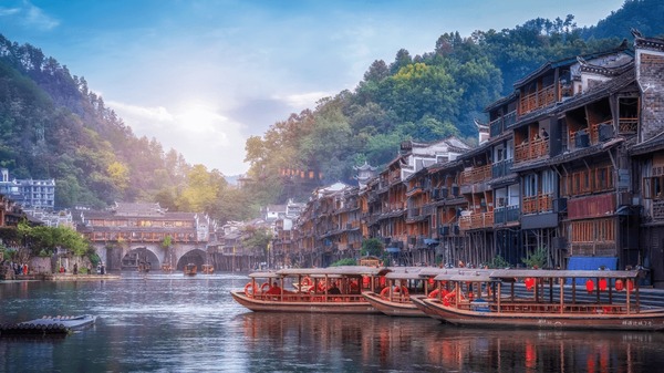 A scenic view of Fenghuang Ancient City