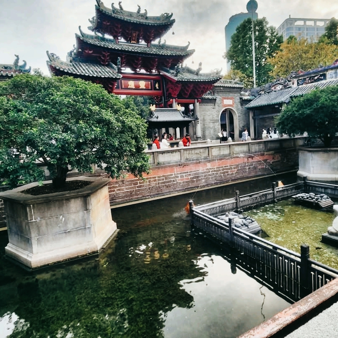 A scenic view of foshan zumiao temple