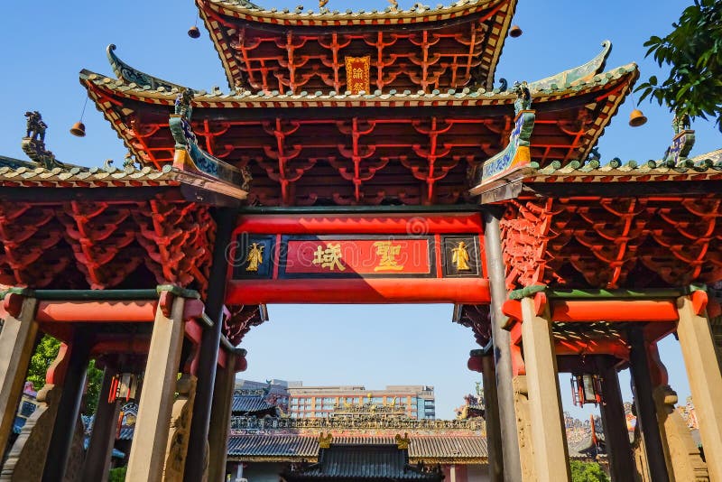Immerse Yourself in Tradition: Foshan Zumiao Temple Awaits