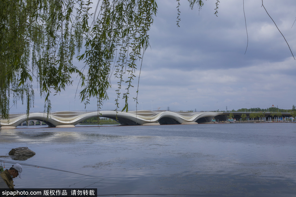 A scenic view of grand_canal_beijing_section
