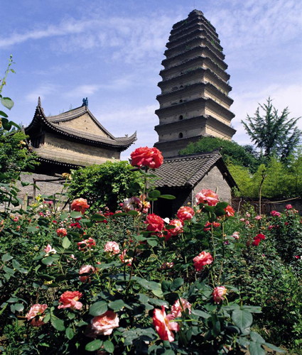 A scenic view of great_wild_goose_pagoda