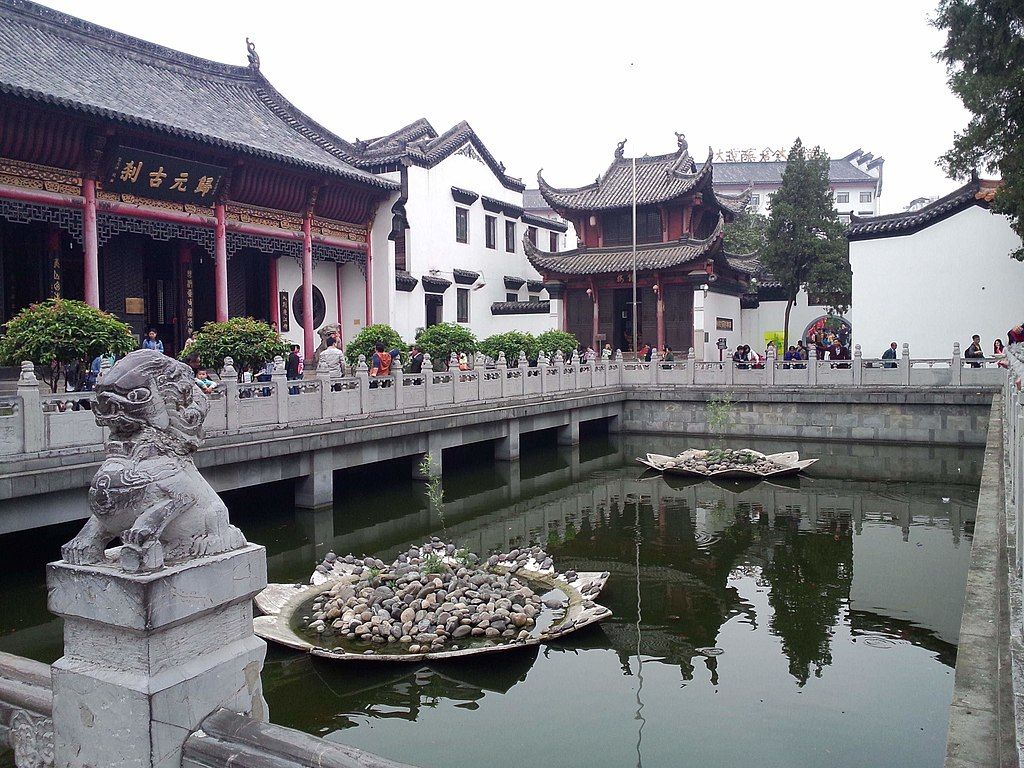 A scenic view of Guiyuan Temple
