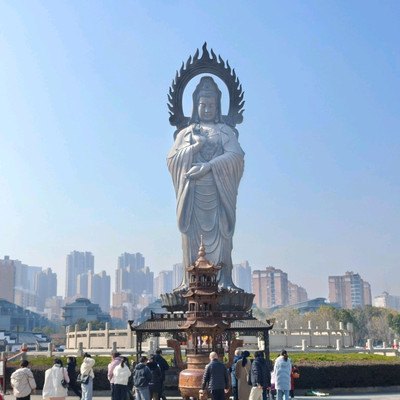 A scenic view of Guiyuan Temple