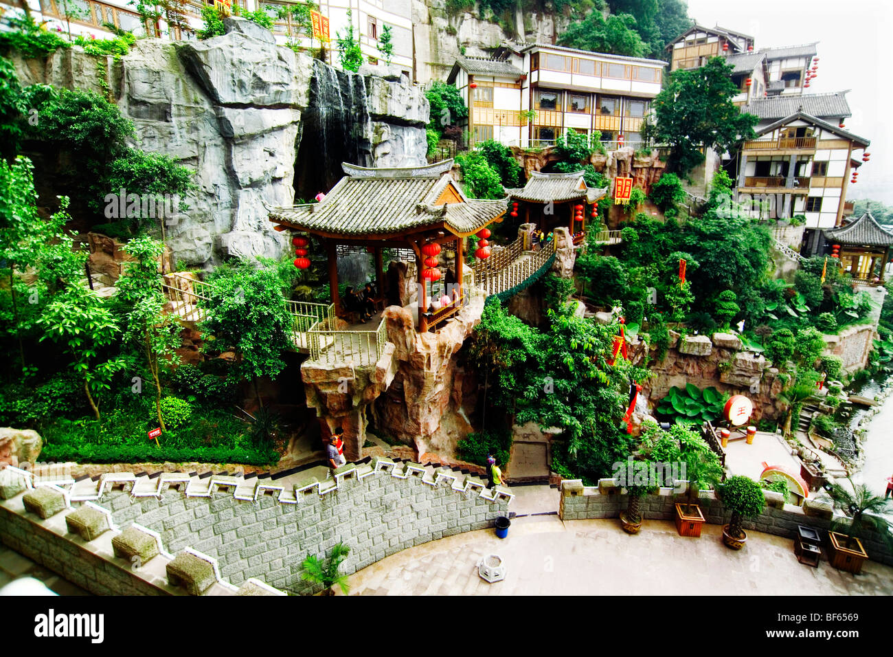 A scenic view of hongya_cave