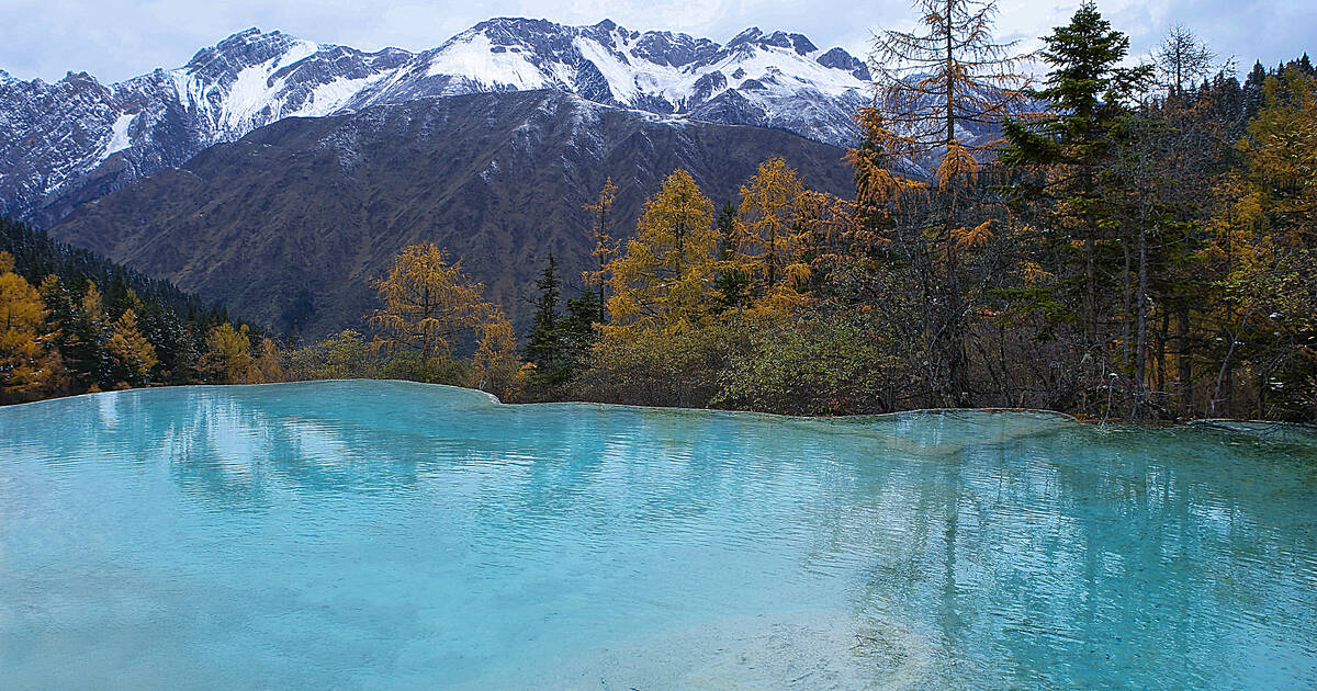 A scenic view of huanglong scenic area