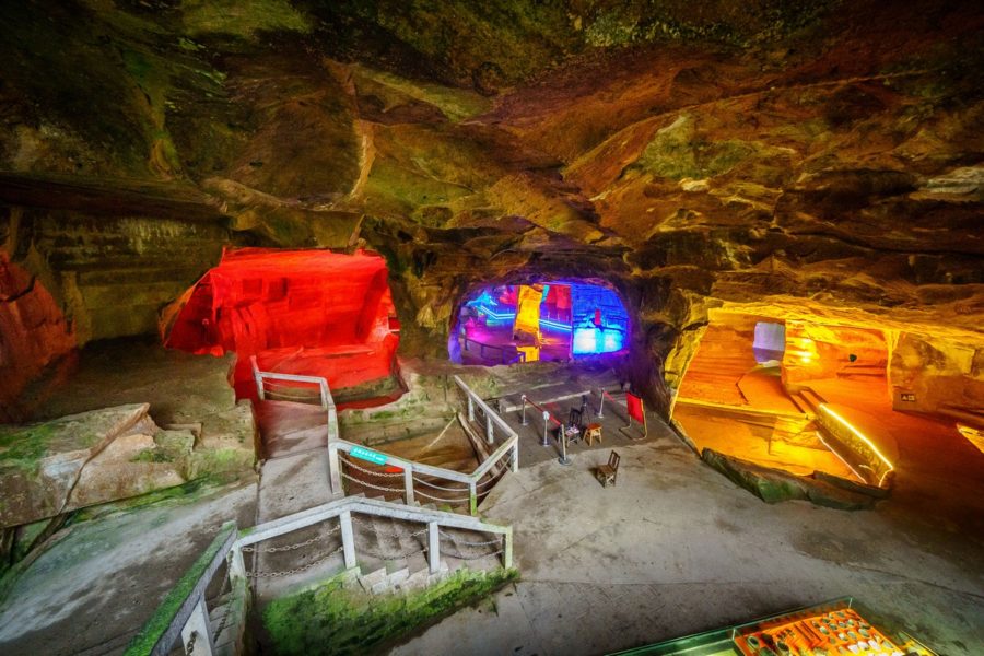 A scenic view of huashan grottoes