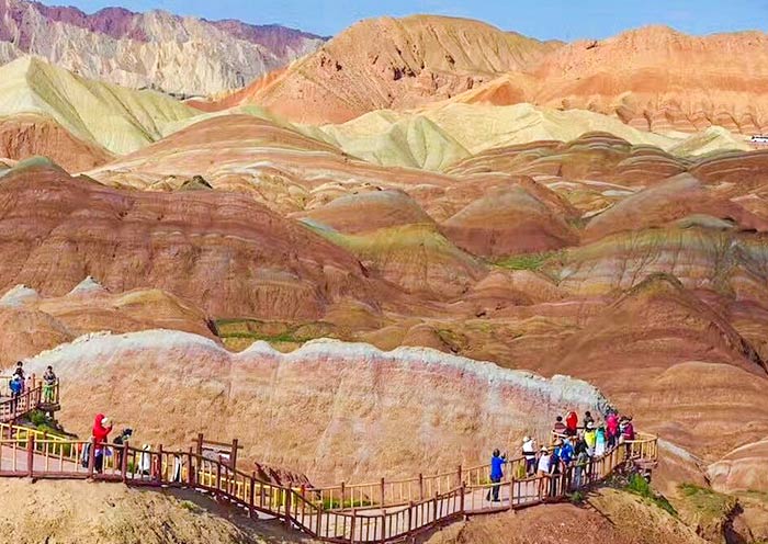 A scenic view of jiayuguan pass