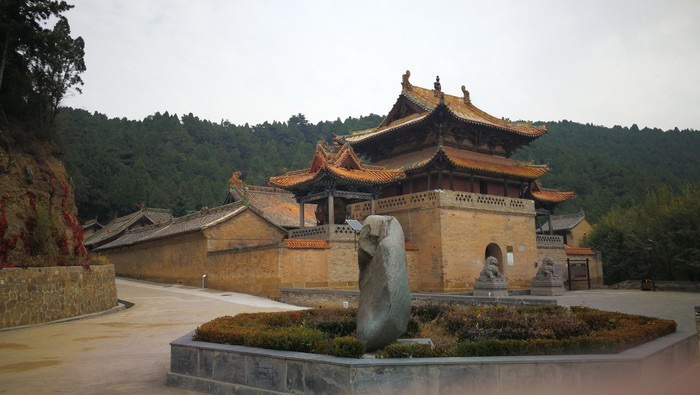 A scenic view of Kaihua Temple