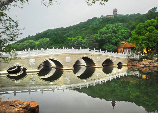 A scenic view of Langshan Mountain