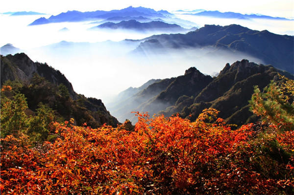 A scenic view of Laojun Mountain