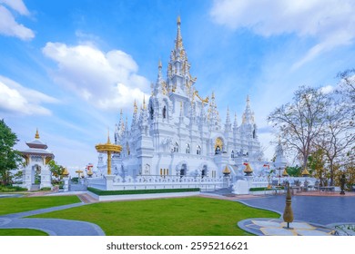 A scenic view of liaoyang_white_pagoda