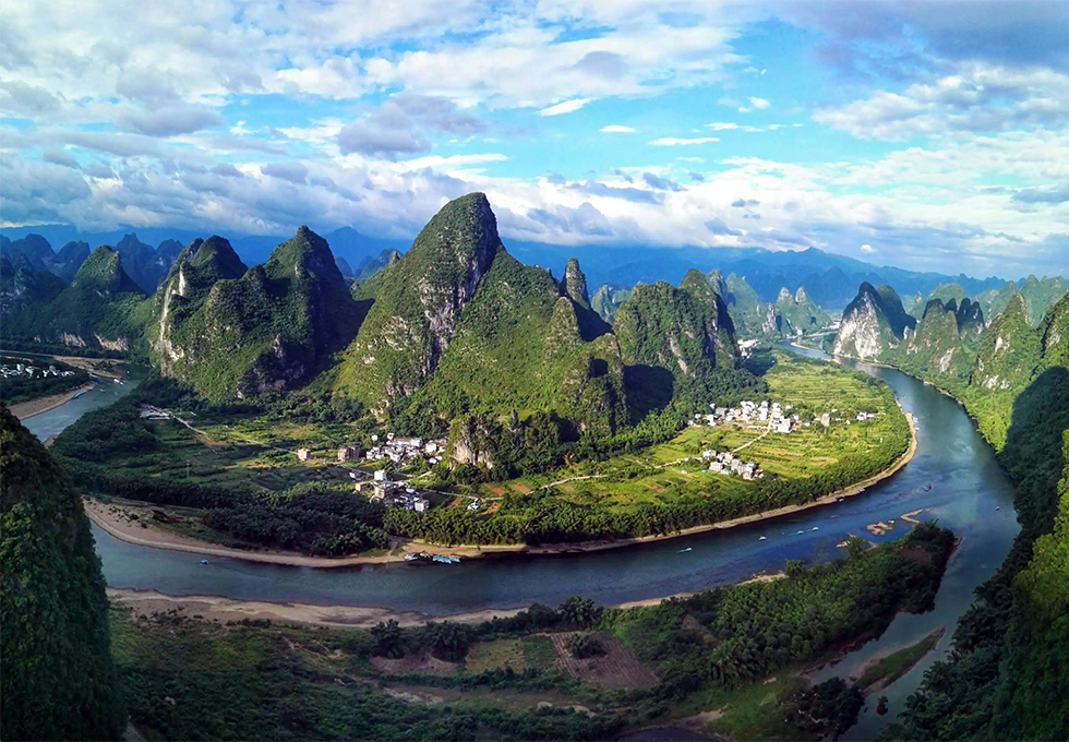 A scenic view of lijiang river scenic area