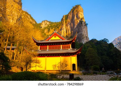 A scenic view of Lingyan Temple