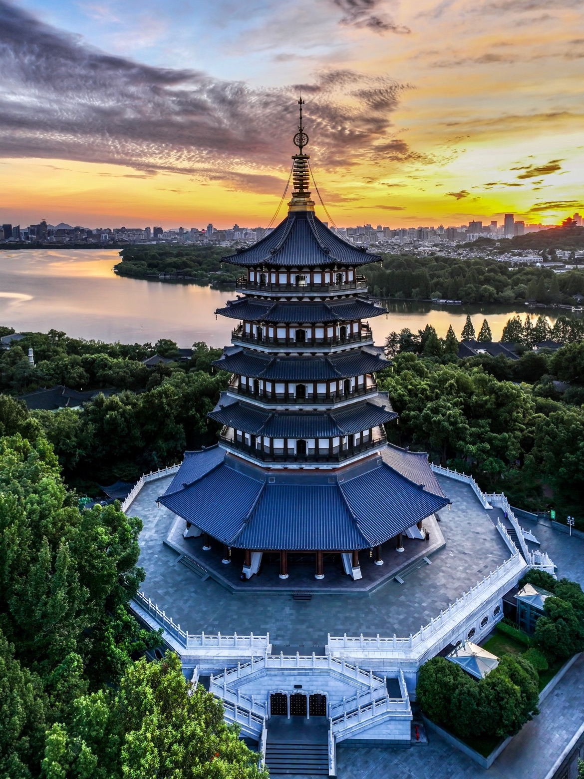 A scenic view of Longhu Pagoda