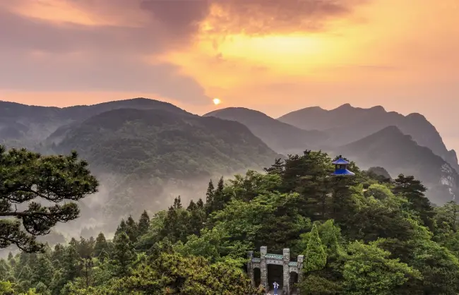 A scenic view of Lushan Scenic Area