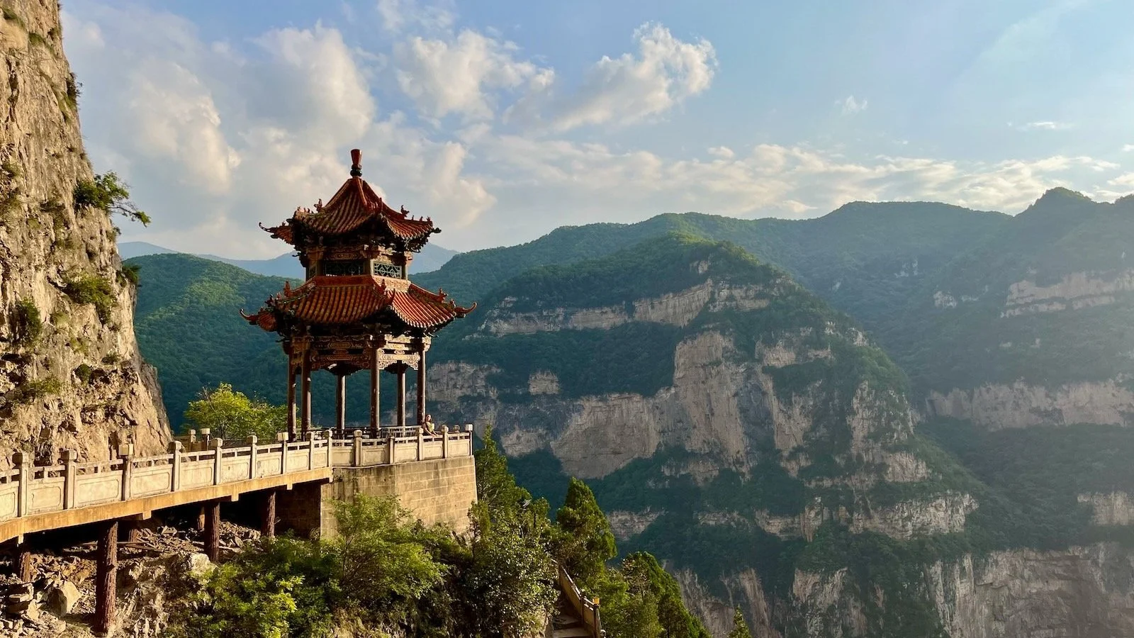 A scenic view of Mian Shan