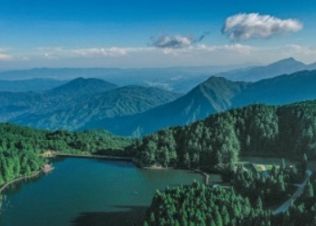 Mingyue Mountain: The Perfect Destination for Nature Lovers and History Buffs
