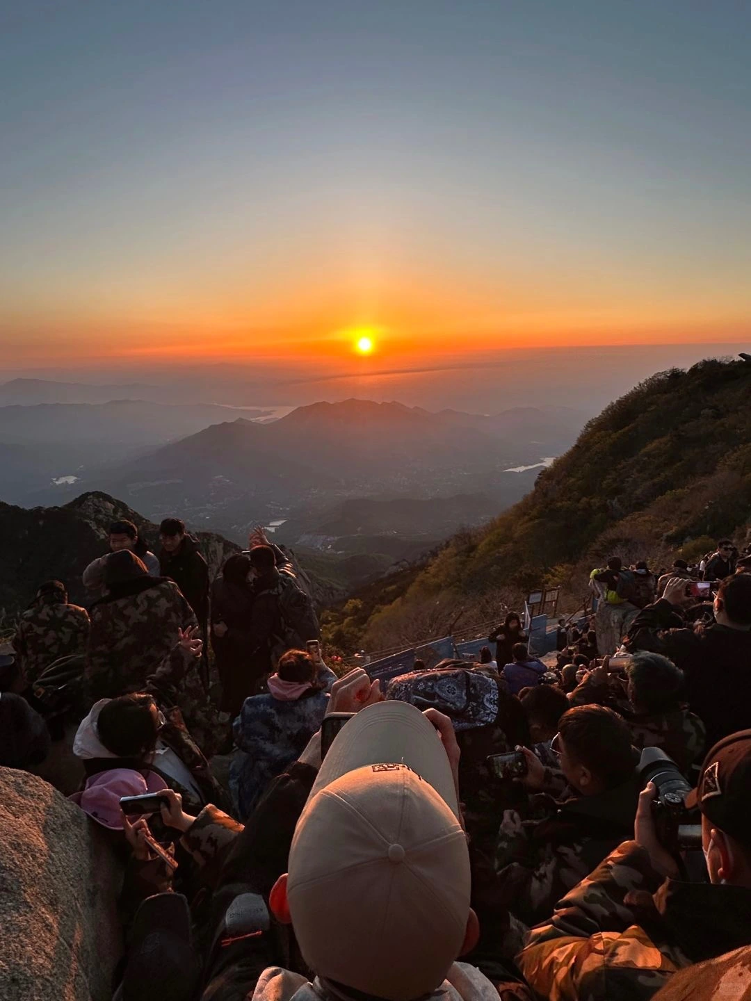 A scenic view of Mount Tai