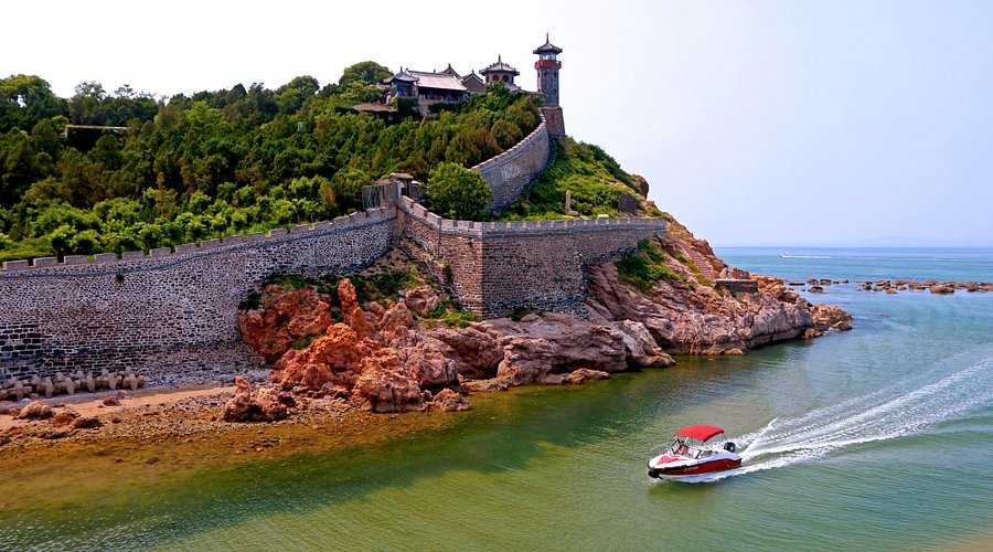 A scenic view of Penglai Pavilion