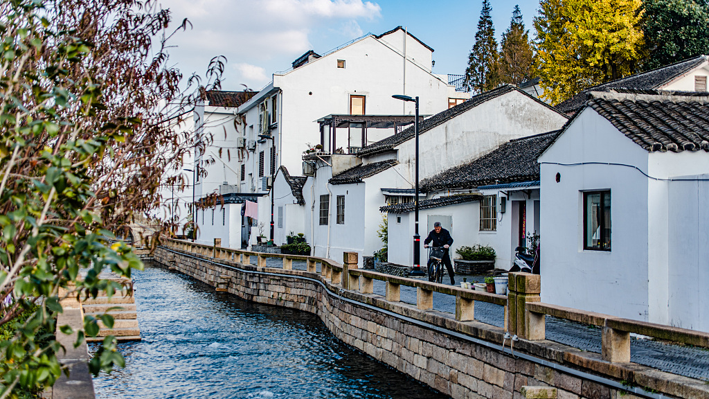 A scenic view of pingjiang road