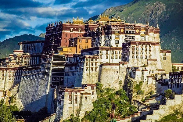 A scenic view of potala palace complex