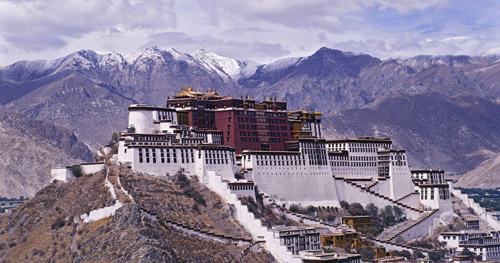 Explore the Majestic Potala Palace Complex: A Journey Through Tibetan History