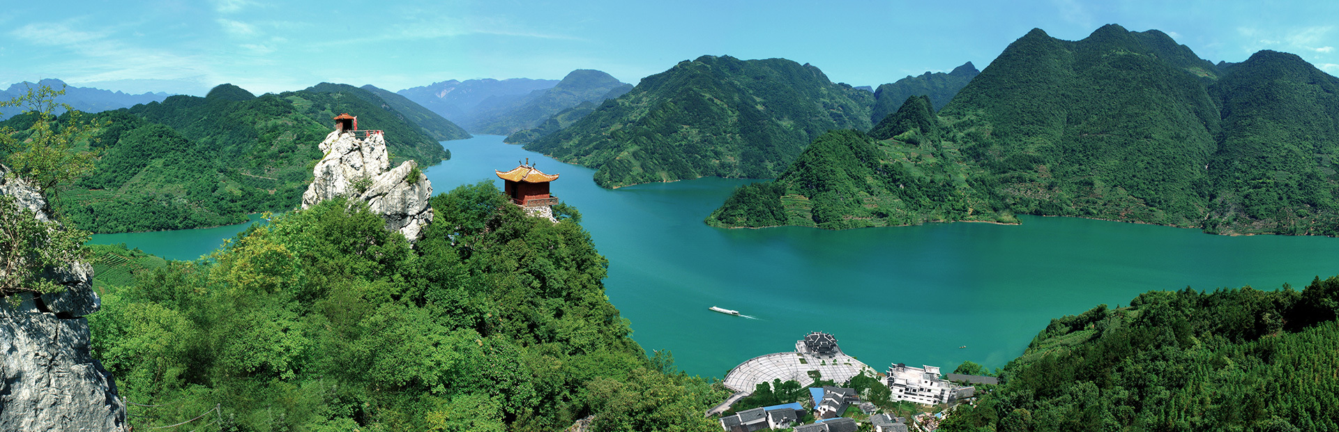 A scenic view of Qingjiang Gallery