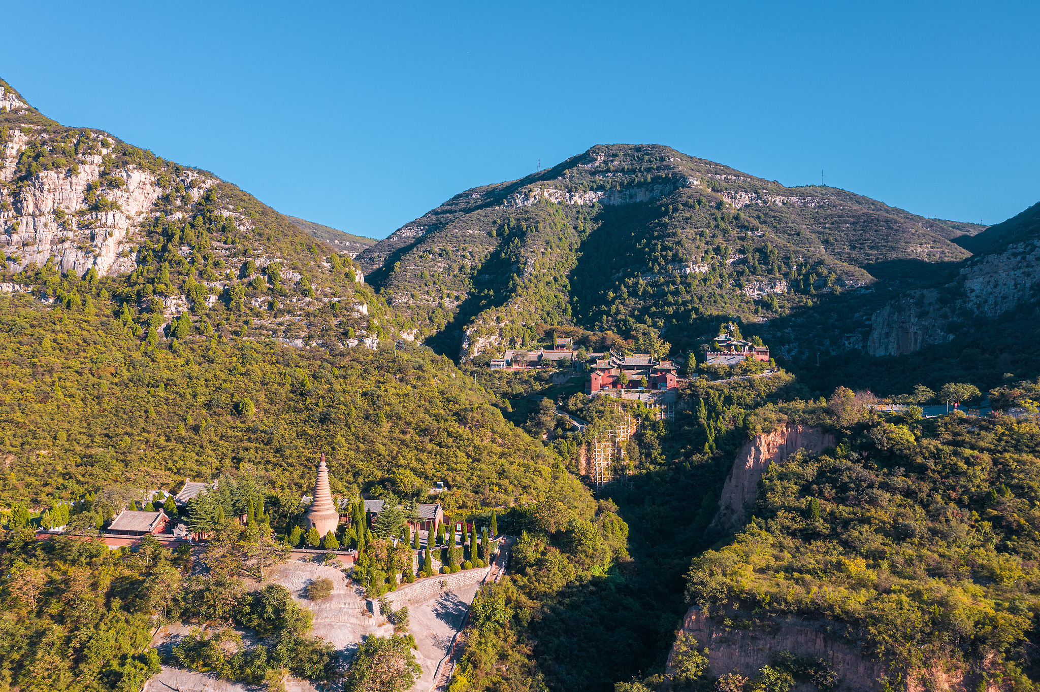 A scenic view of Qinglian Temple