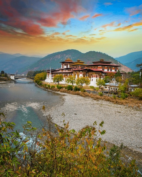 A scenic view of qutan_temple_scenic_area