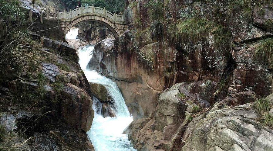 A scenic view of shangnan_jinsi_grand_canyon