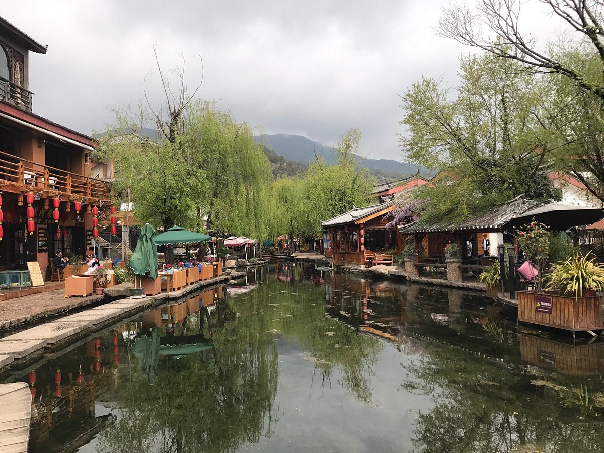 A scenic view of shuhe ancient town