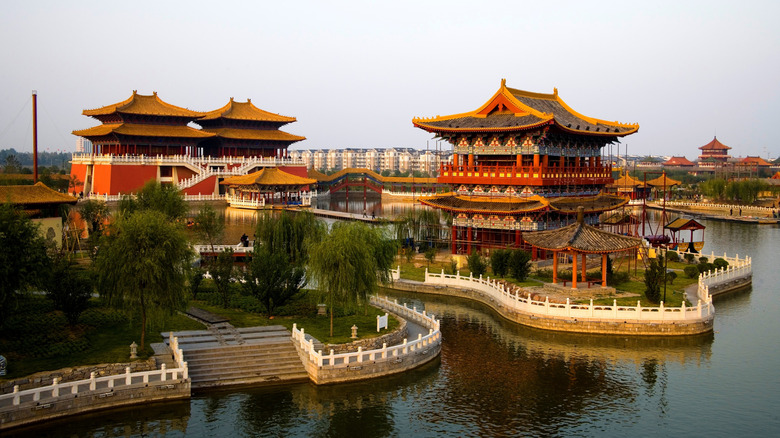 A scenic view of song dynasty town