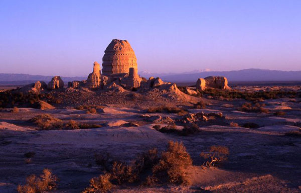 A scenic view of suoyang city ruins