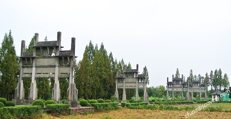 Discover the Architectural Marvel of Tangyue Memorial Archway