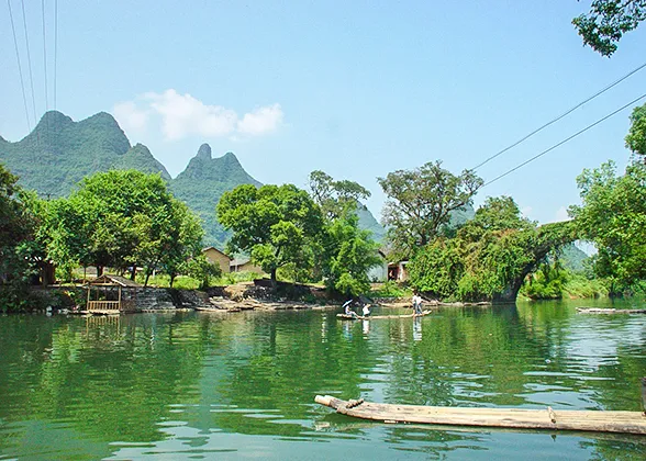 A scenic view of ten-mile gallery yangshuo