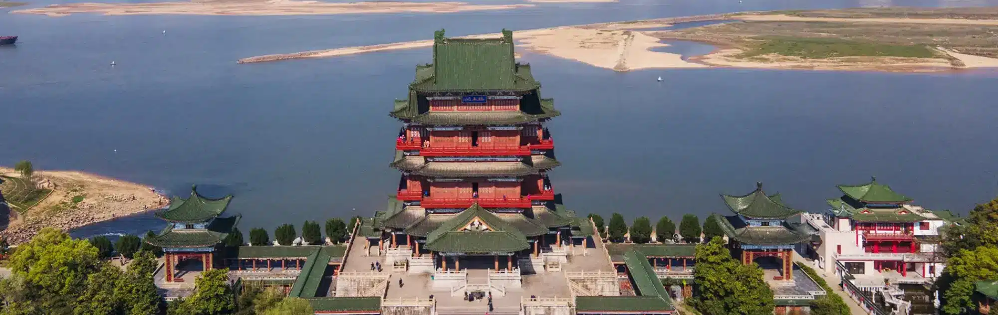 A scenic view of Tengwang Pavilion
