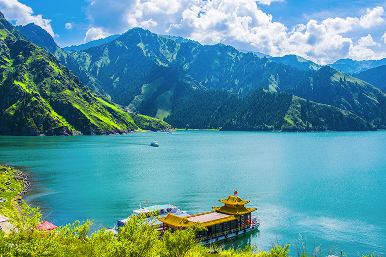 Discover the Hidden Gem of Tianjing Lake: A Journey into Nature’s Embrace