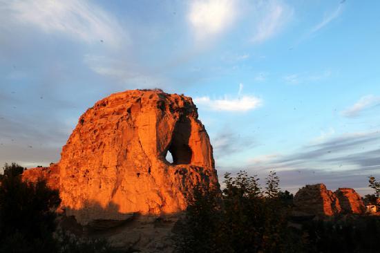 A scenic view of tongwan_city_national_archaeological_park