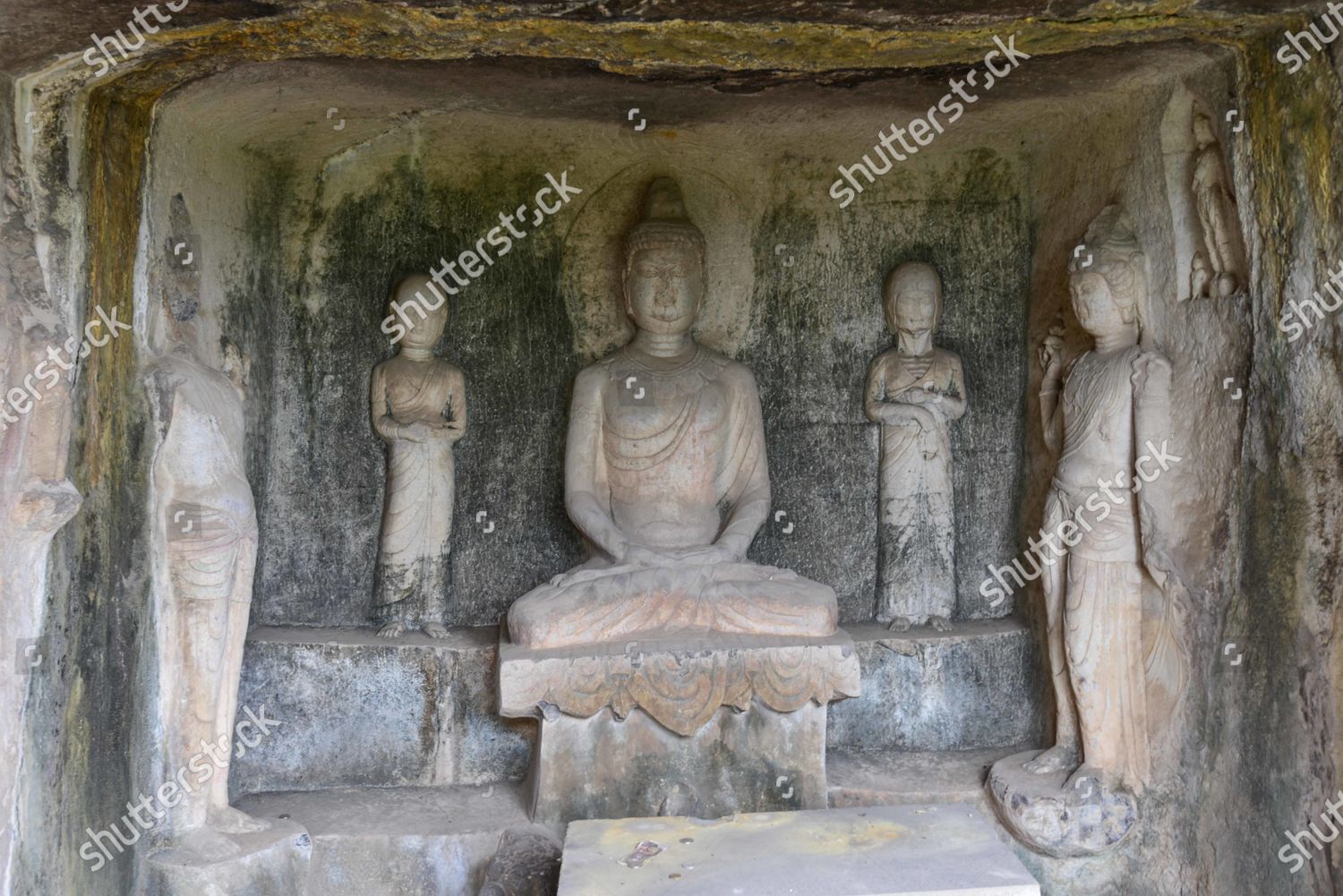 A scenic view of Tuoshan Grottoes