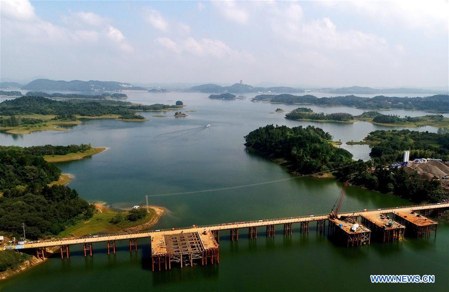Photography Paradise: Capturing the Beauty of Wanfo Lake