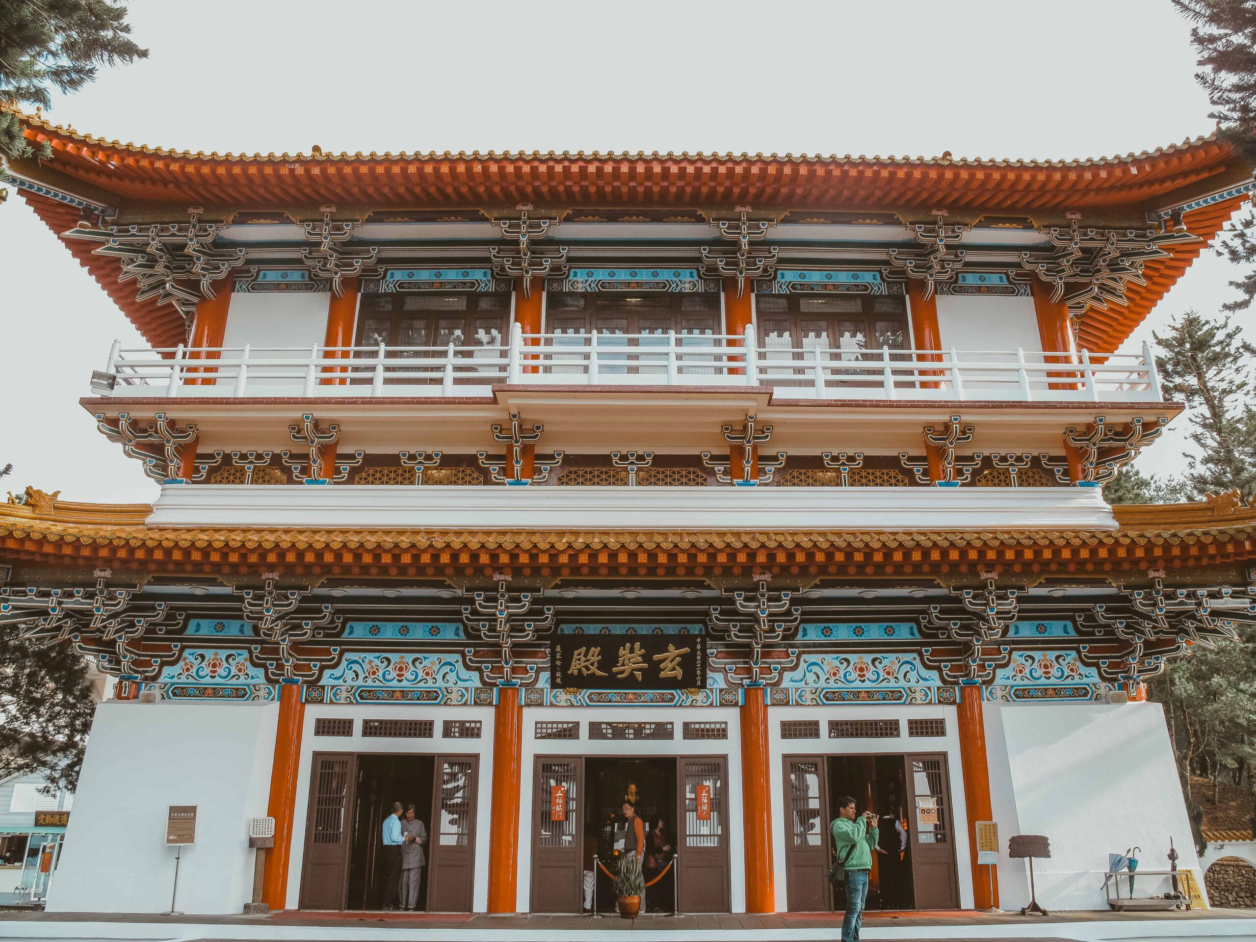 A scenic view of White Pagoda Of Ciyun Temple
