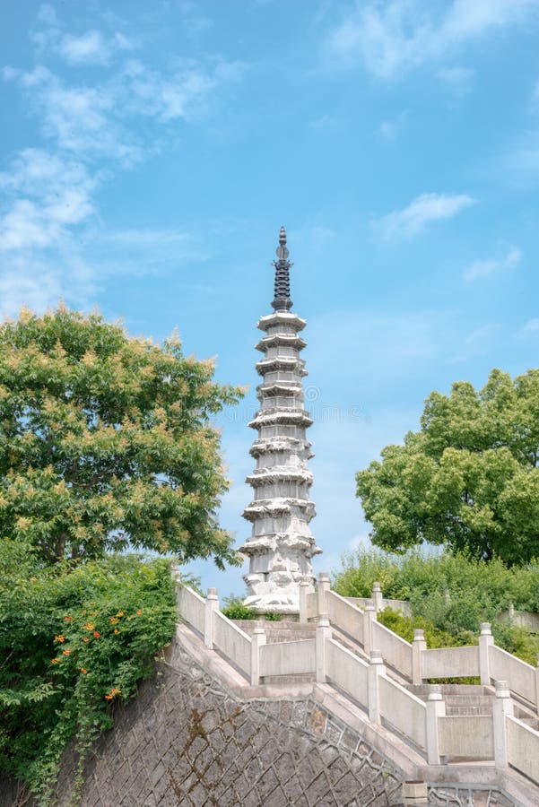 A scenic view of Wubian Temple White Pagoda