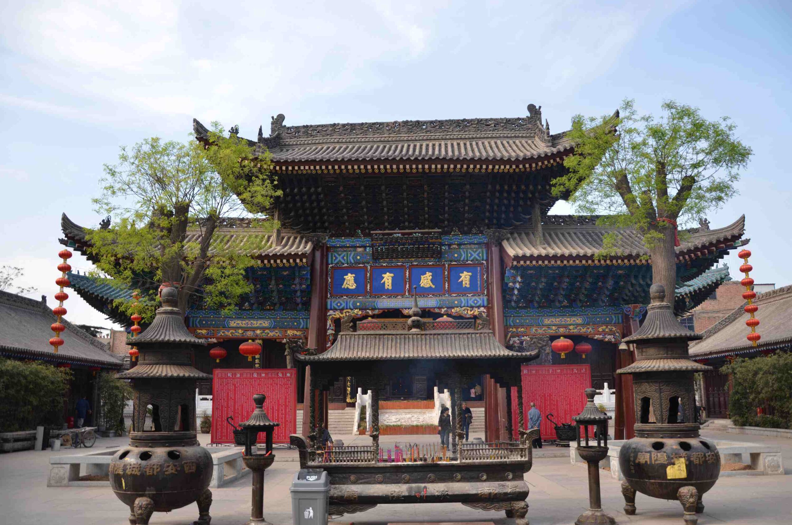 A scenic view of xian_city_god_temple