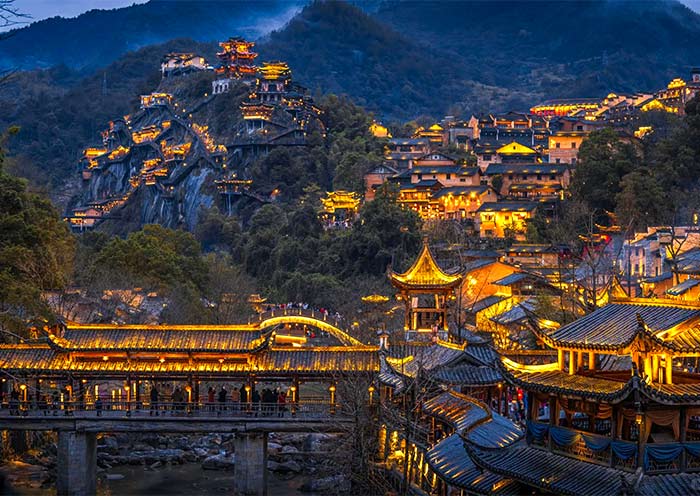 A scenic view of Xianren Dong And Diaotong Huan Ruins
