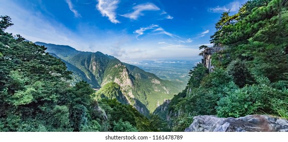 A scenic view of Xianshen Lou