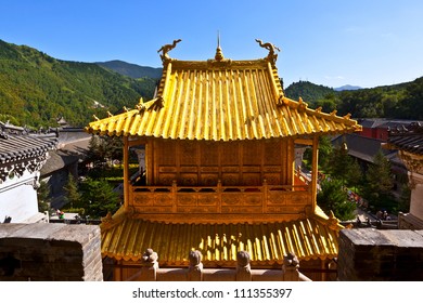 A scenic view of Xiantong Temple