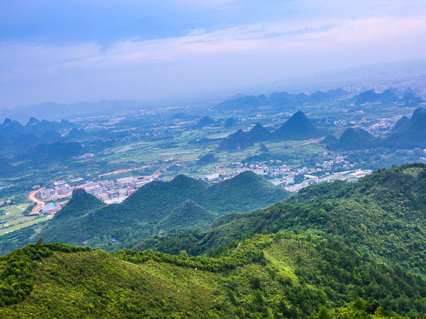 A scenic view of Yao Mountain