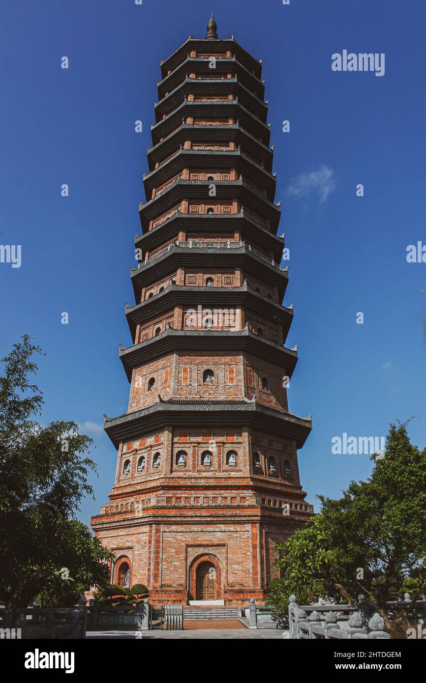 A scenic view of Youguo Temple Iron Pagoda
