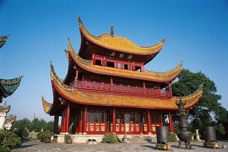 Yueyang Tower: A Journey Through History and Culture on Junshan Island